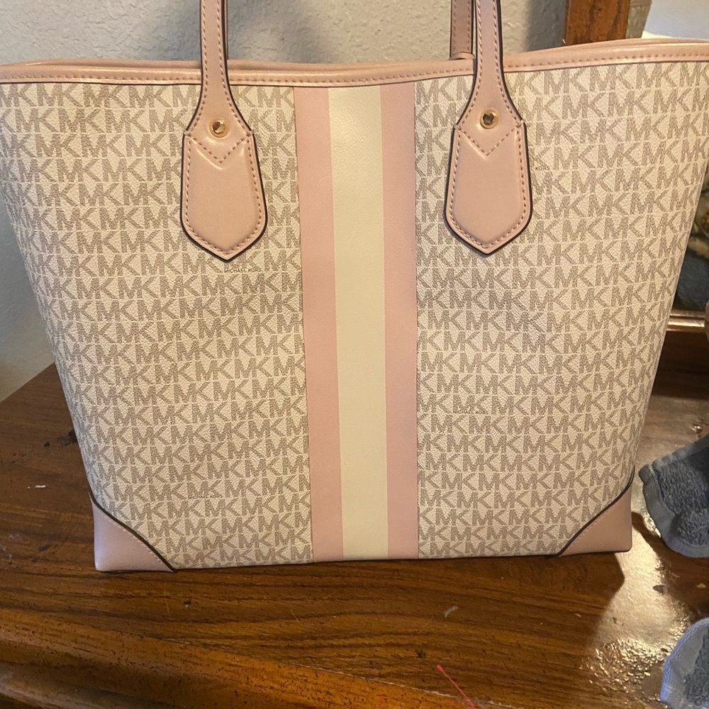100% authentic MK purse